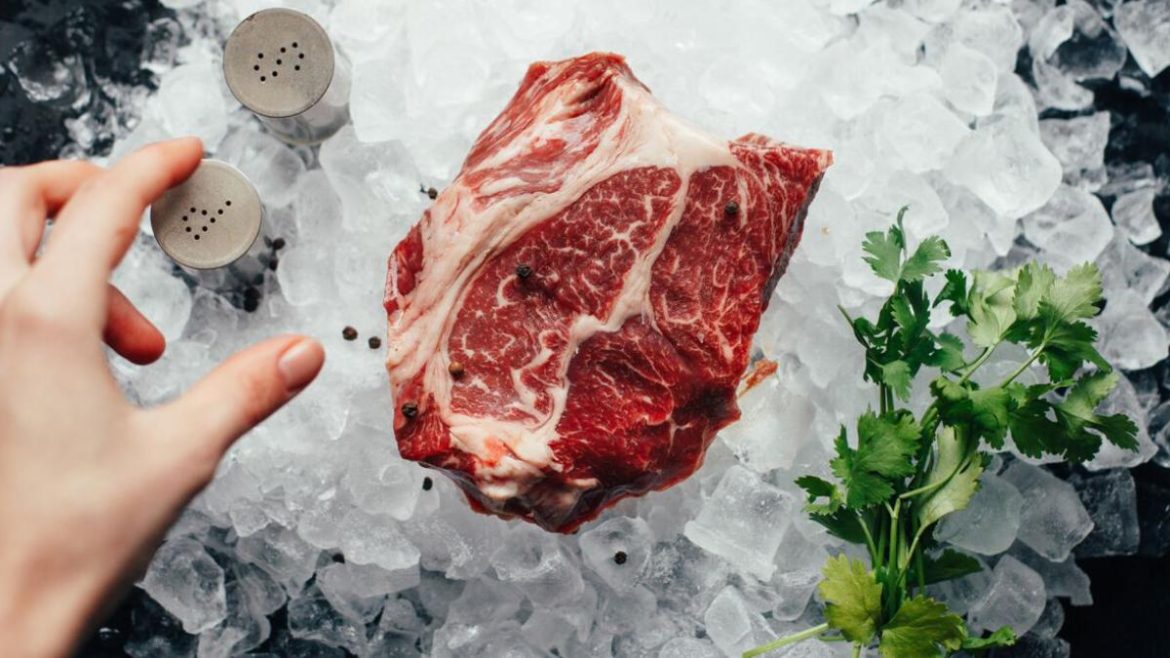 viande-congelee-?-l’astuce-incroyable-pour-la-rendre-prete-en-moins-d’une-heure