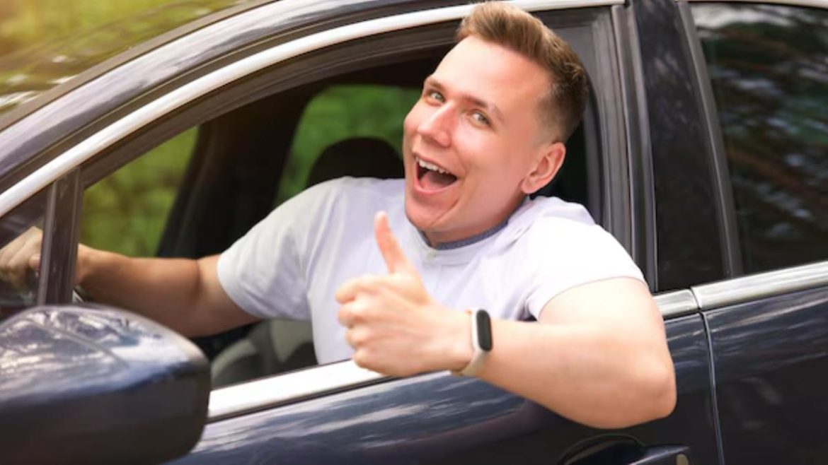 complement-de-salaire-:-il-colle-un-autocollant-sur-sa-voiture-et-gagne-150-e-par-mois-sans-effort complement-de-salaire-:-il-colle-un-autocollant-sur-sa-voiture-et-gagne-150-e-par-mois-sans-effort