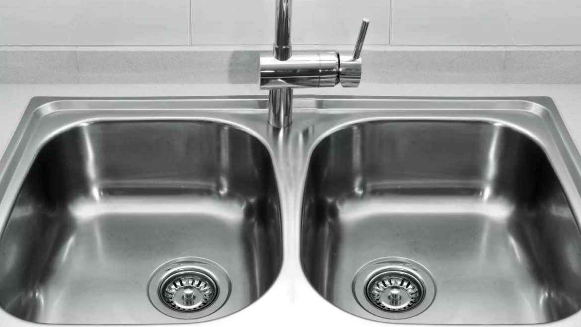 decouvrez-l’astuce-cachee-de-grand-mere-qui-redonne-l’eclat-a-votre-evier-en-inox-rapidemment decouvrez-l’astuce-cachee-de-grand-mere-qui-redonne-l’eclat-a-votre-evier-en-inox-rapidemment