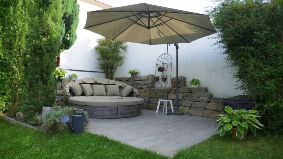 oubliez-le-parasol,-voici-l’alternative-chic-a-installer-sur-votre-terrasse-avant-les-hautes-temperatures oubliez-le-parasol,-voici-l’alternative-chic-a-installer-sur-votre-terrasse-avant-les-hautes-temperatures