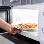 c’est-la-fin-des-micro-ondes-:-voici-un-appareil-innovant-qui-fait-tout-en-mieux